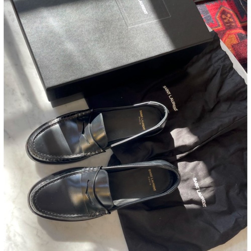 SAINT LAURENT Logo-embellished leather loafers